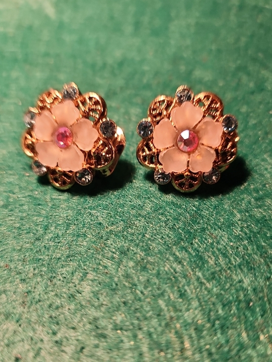 Jewelry - Vintage Gold-Tone Pink Flower Clip-On Earrings with Pink Center Stones